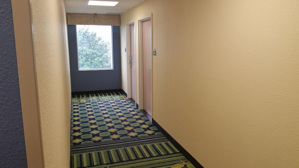 Days Inn By Wyndham Chattanooga/Hamilton Place Exterior photo